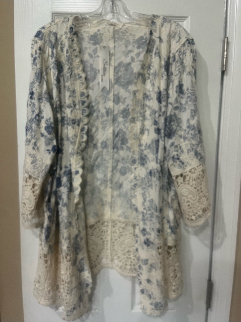 Solitaire Cream and Blue Floral Lace-Trim Open Cardigan